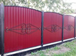 Секционный забор из профлиста с ковкой RAL 3032