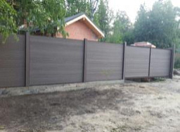 Забор деревянный для коттеджа из дпк