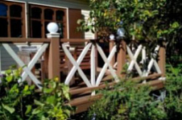 Декоративный деревянный забор для террасы