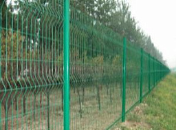 Зеленый забор из 3 д сетки для сада