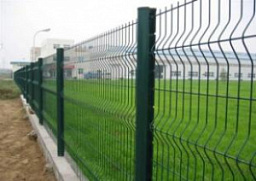 Зеленый сварной забор из сетки 3Д