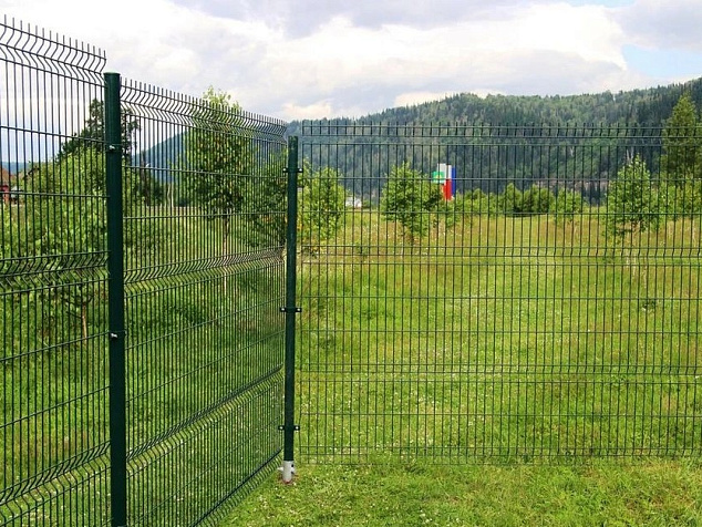 Забор из 3 d сетки для загородного участка