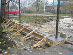 Фундамент бетонный под забор