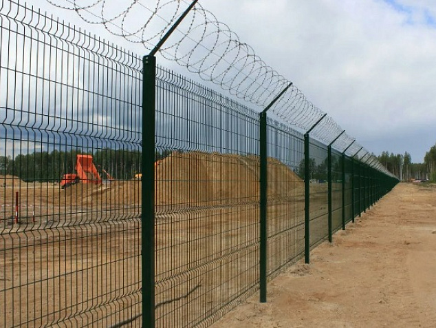Забор из 3 д сетки для стройки