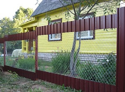 Забор комбинированный с сеткой и профнастилом RAL 3032