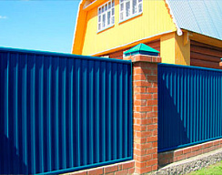 Забор для дачи из профлиста синий