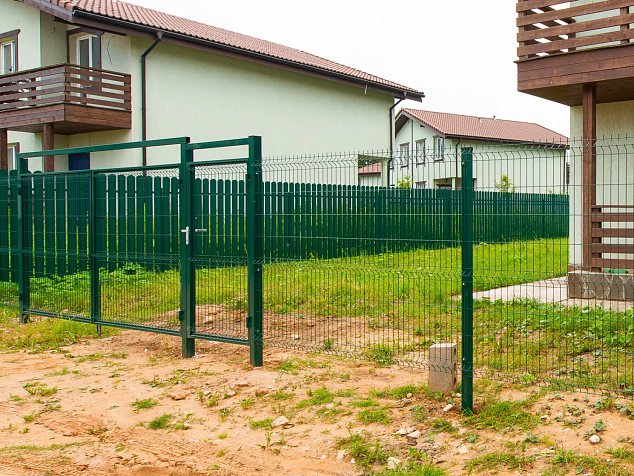 Забор из 3D сетки для частного дома