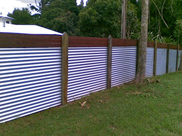 Горизонтальный комбинированный забор
