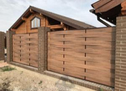 Забор деревянный из дпк для коттеджа