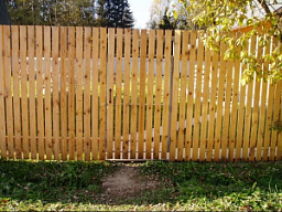 Забор для дачи деревянный штакетник