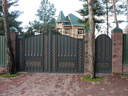Ворота из металла темно-серые с ковкой