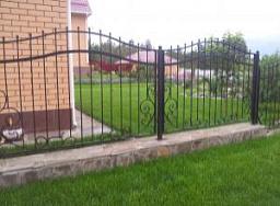 Садовый кованный забор