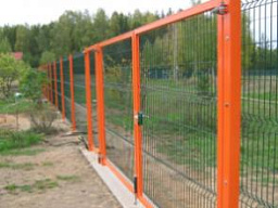 Сварной забор из 3d сетки с калиткой