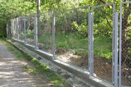 Забор секционный из сетки для парковой зоны