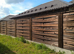 Секционный плетенный деревянный забор для дачи